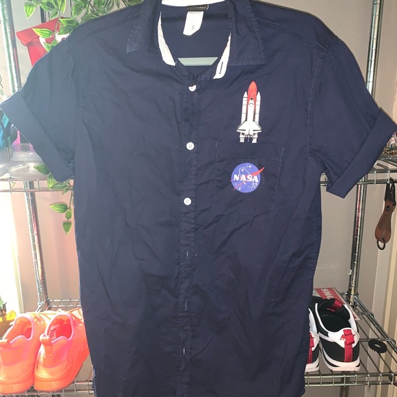 NASA button up - Picture 2 of 2